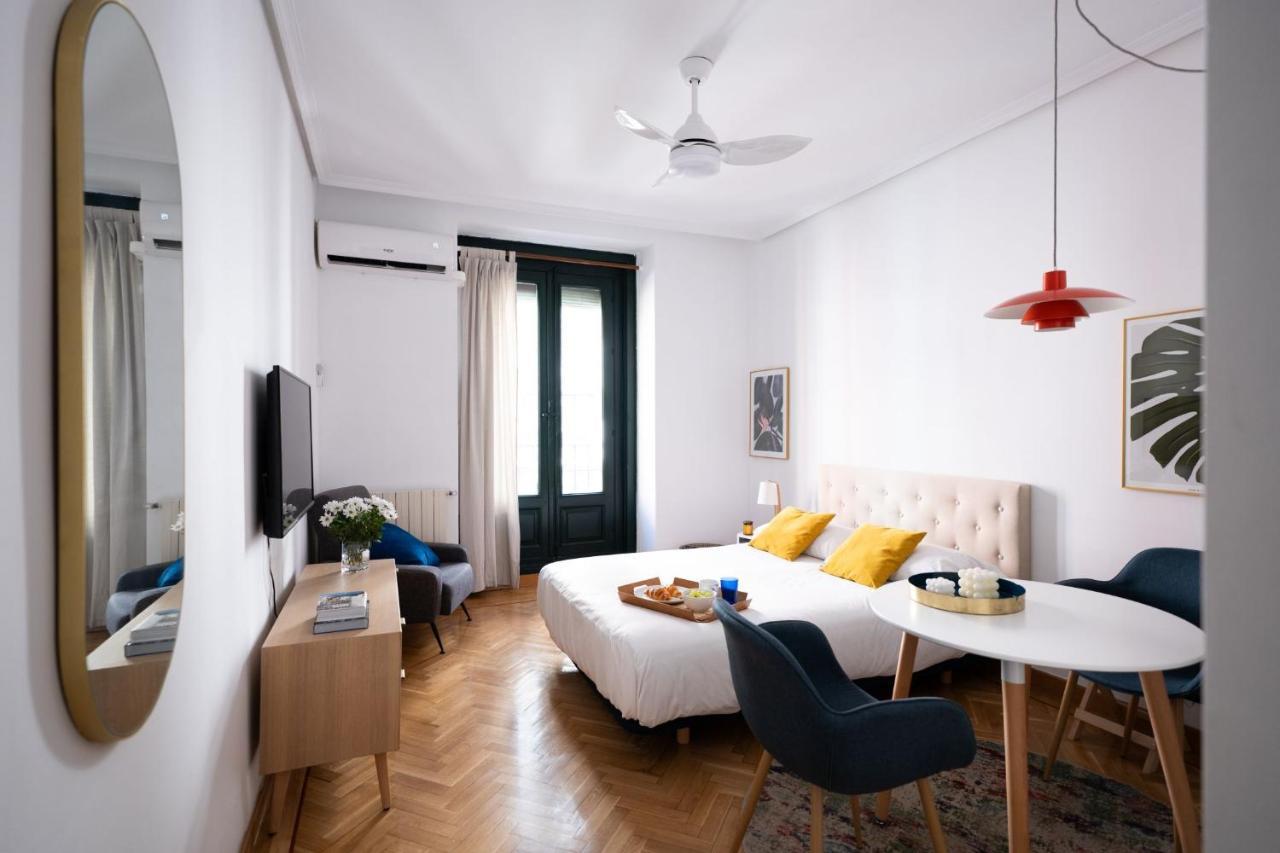 Estudio Calle Del Barquillo Madrid Luaran gambar
