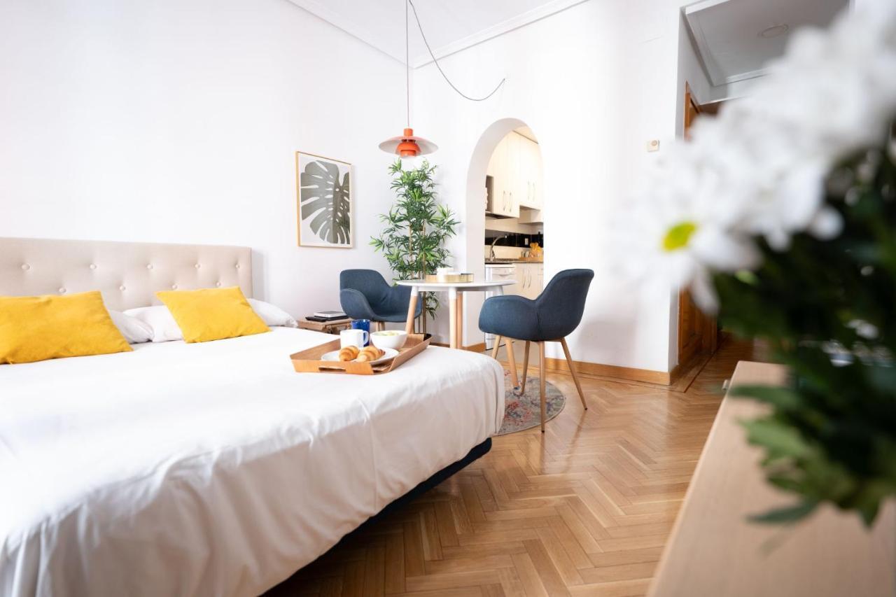Estudio Calle Del Barquillo Madrid Luaran gambar
